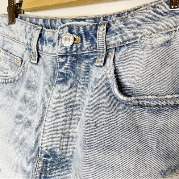 Zara Hi-Rise Frayed Light Wash Denim Shorts - Picture 6 of 10